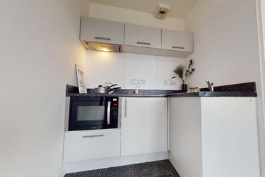 iQ Newland House Student Halls, 49 Mount St, Lenton, Nottingham, NG1 6HE - Image 5
